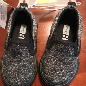 🥰🥰 Crazy 8 boy size 4 slip on shoes